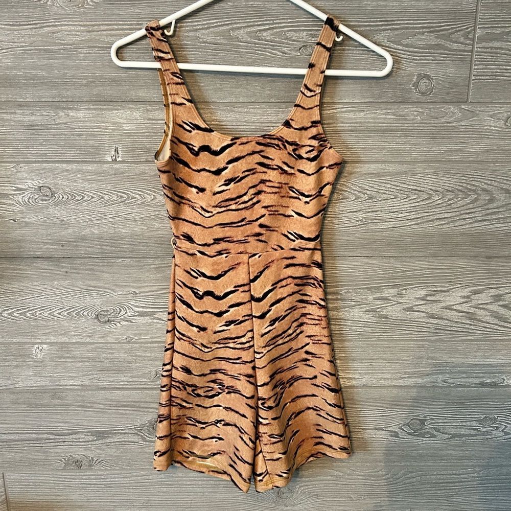 WeWoreWhat Womens Tiger Print Scoop Neck Sleeveless Romper Brown Black